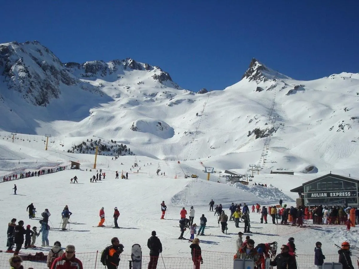 Apartmán Charmant T2 En Centre-Ville Pour 6 Pers., Parking, Proche Commodites Et Stations De Ski - Fr-1-402-75 Luz-Saint-Sauveur